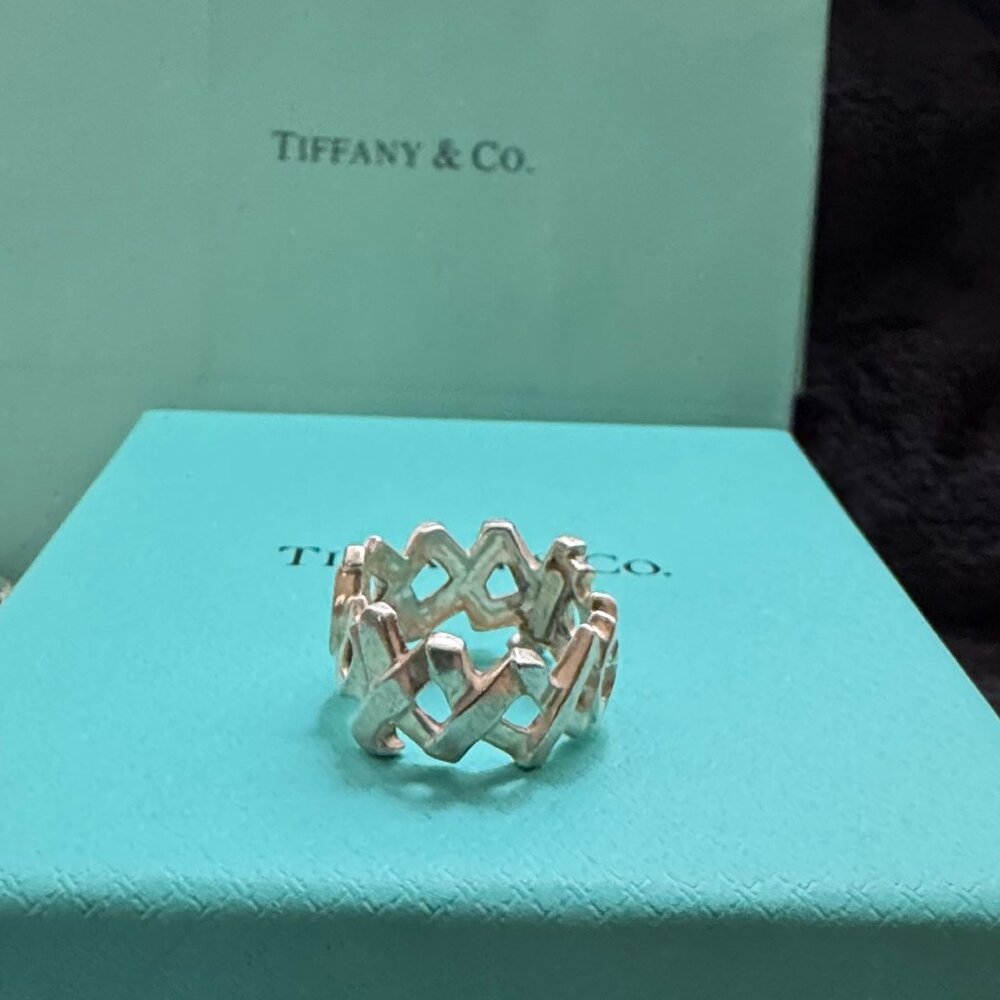 Tiffany & Co. Paloma Picasso Vtg Hugs Kisses X's O's Sterling Ring Size 4 EUC!